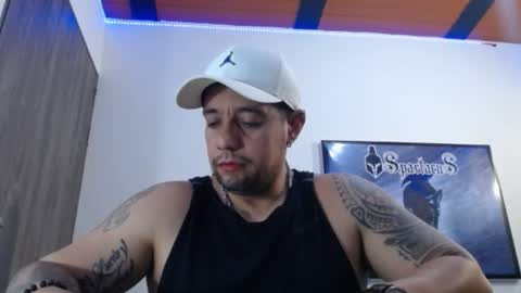 Snapshot of spartacus_cam chatting on 09-24-25, 06:06     online show from 09-24-25, 06:06