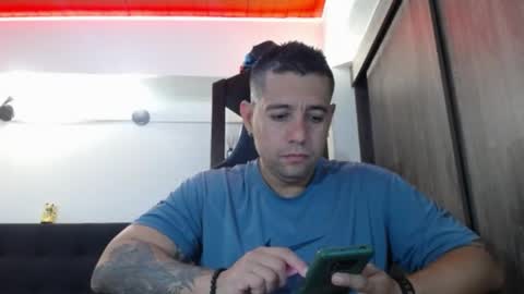 Snapshot of spartacus_cam chatting on 04-27-26, 05:05 online show from 04-27-26, 05:05