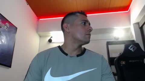 Snapshot of spartacus_cam chatting on 05-22-26, 06:31 online show from 05-22-26, 06:31