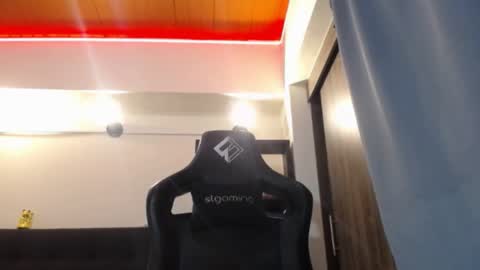 Snapshot of spartacus_cam chatting on 06-02-26, 04:47 online show from 06-02-26, 04:47