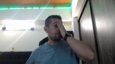 Snapshot of spartacus_cam chatting on 06-04-26, 06:08 online show from 06-04-26, 06:08