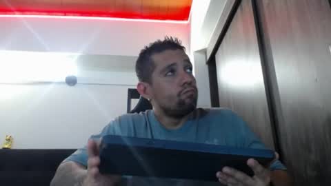 Snapshot of spartacus_cam chatting on 06-05-26, 06:52 online show from 06-05-26, 06:52