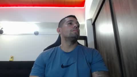 Snapshot of spartacus_cam chatting on 06-22-26, 05:15 online show from 06-22-26, 05:15