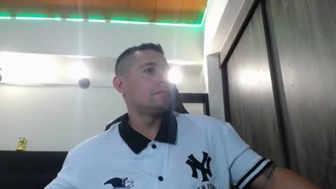Snapshot of spartacus_cam chatting on 07-15-26, 05:12 online show from 07-15-26, 05:12