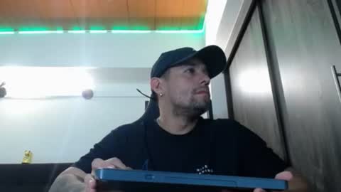 Snapshot of spartacus_cam chatting on 07-26-26, 05:37 online show from 07-26-26, 05:37