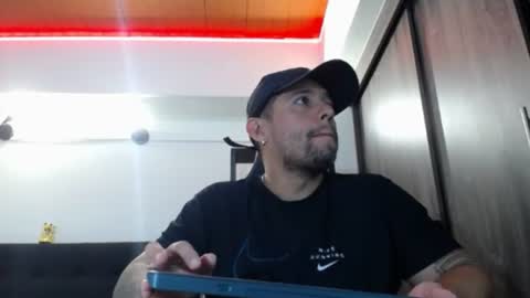 Snapshot of spartacus_cam chatting on 07-28-26, 05:25 online show from 07-28-26, 05:25