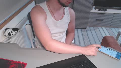 Snapshot of spb78 chatting on 01-23-25, 08:24 Art online show from 01-23-25, 08:24