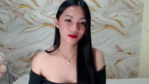 Snapshot of spicefuckinggirl98 chatting on 11-24-25, 01:22 Leah online show from 11-24-25, 01:22