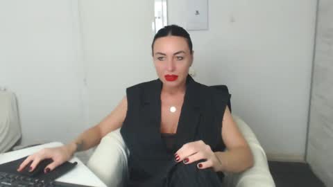 Carla online show from 02-02-25, 05:48