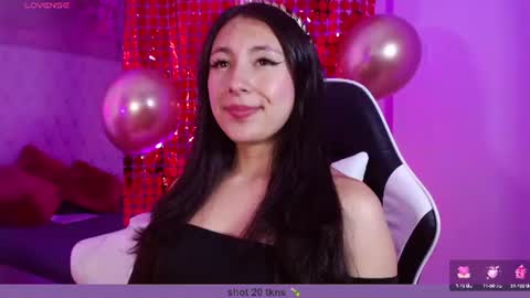 Snapshot of spicy__scarlett chatting on 07-19-26, 02:21 scarlett online show from 07-19-26, 02:21