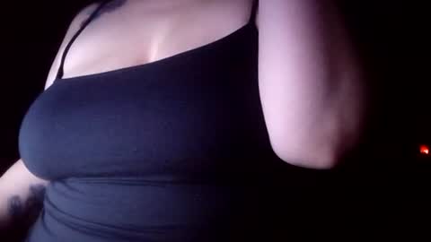 Snapshot of spinnerbitch chatting on 07-01-26, 05:20 Vanessa Spade online show from 07-01-26, 05:20