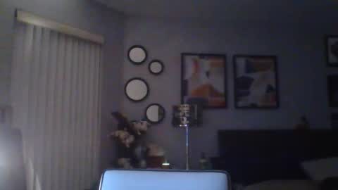 Snapshot of spinwithus chatting on 12-23-25, 03:59 Rose online show from 12-23-25, 03:59