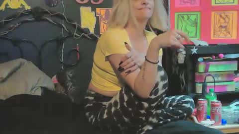 Snapshot of splashh_queen420 chatting on 04-04-26, 10:51 Daddy His Splash Queen online show from 04-04-26, 10:51