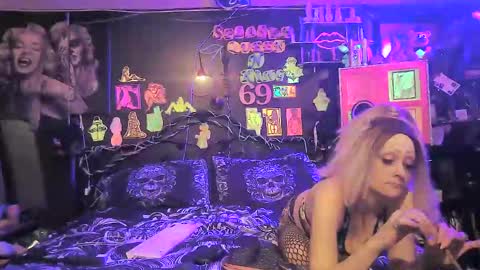 Snapshot of splashh_queen420 chatting on 04-12-26, 04:50 Daddy His Splash Queen online show from 04-12-26, 04:50