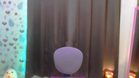 Snapshot of splendid_kim08 chatting on 09-10-25, 09:42 Kimmy online show from 09-10-25, 09:42