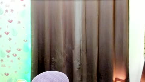 Snapshot of splendid_kim08 chatting on 01-07-26, 10:40 Kimmy online show from 01-07-26, 10:40