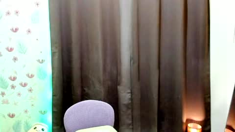 Snapshot of splendid_kim08 chatting on 05-05-26, 09:39 Kimmy online show from 05-05-26, 09:39