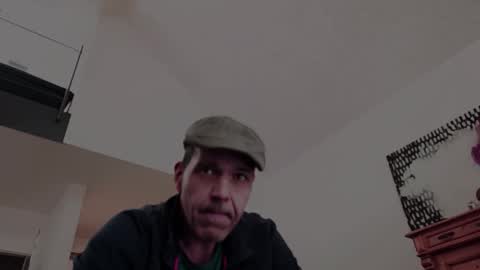 Snapshot of spliffray chatting on 05-13-26, 09:06 spliffray online show from 05-13-26, 09:06