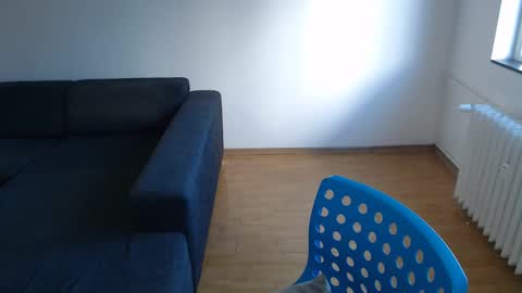 Doll online show from 12-19-25, 08:43