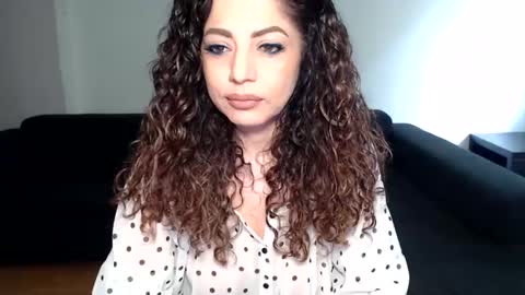 Snapshot of spoiled__doll chatting on 06-04-26, 07:36 Doll online show from 06-04-26, 07:36