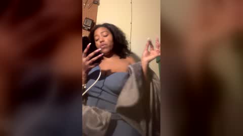 Snapshot of spoilprincesschloee chatting on 12-19-25, 11:01 spoilprincesschloee online show from 12-19-25, 11:01