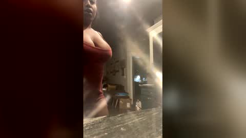 Snapshot of spoilprincesschloee chatting on 12-23-25, 01:14 spoilprincesschloee online show from 12-23-25, 01:14