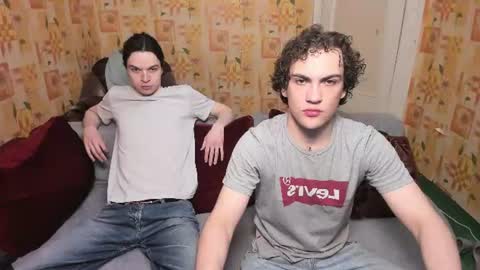 Snapshot of sponge_bob_spencer chatting on 06-07-26, 08:34 Boris Fedya Kolya online show from 06-07-26, 08:34
