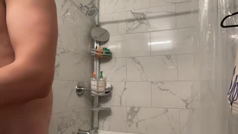 Snapshot of spookyfoxmulder chatting on 01-06-25, 01:20 ALEX online show from 01-06-25, 01:20