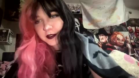 Pixie online show from 09-19-25, 02:40
