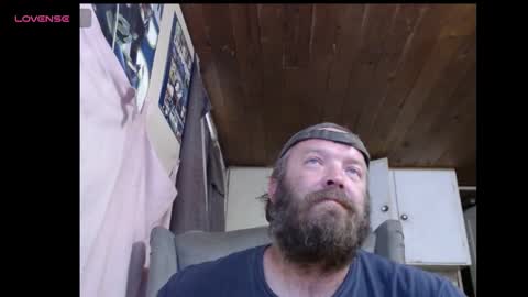 Snapshot of squegly chatting on 09-08-25, 03:11 Bryan online show from 09-08-25, 03:11