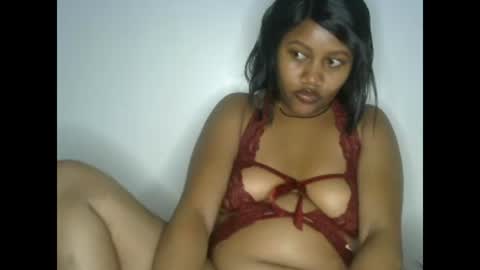 Snapshot of squirtqueen333 chatting on 12-03-24, 10:39 shana online show from 12-03-24, 10:39