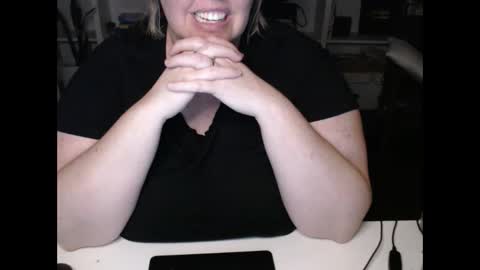 Snapshot of squirtymilfjess chatting on 02-20-25, 02:40 Messi Jessi online show from 02-20-25, 02:40