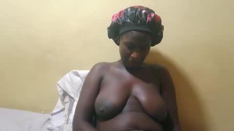 Snapshot of squirtypussie chatting on 05-14-26, 01:51 squirtypussie online show from 05-14-26, 01:51
