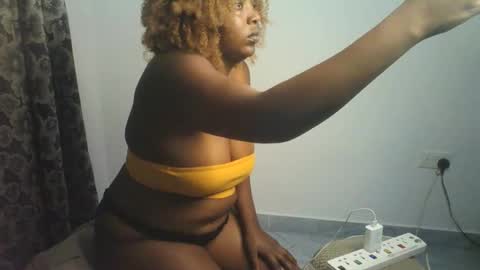 Snapshot of squish_sexy chatting on 06-03-26, 07:19 Sexy muna online show from 06-03-26, 07:19