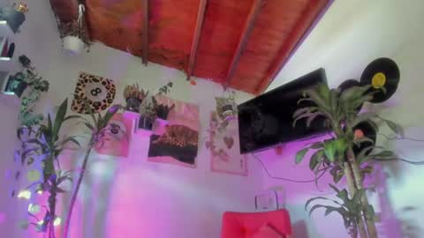Snapshot of srsexy98 chatting on 06-14-26, 03:25 srsexy98 online show from 06-14-26, 03:25