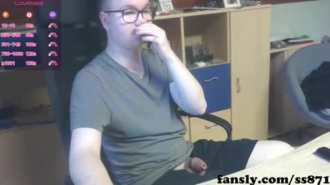 Snapshot of ss871 chatting on 02-22-25, 03:03 florian online show from 02-22-25, 03:03