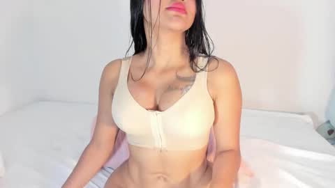 caroline massari online show from 11-09-25, 04:38