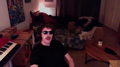 Roger online show from 12-08-24, 02:18