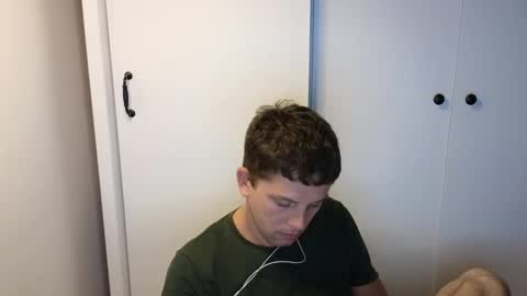 Snapshot of st1vemaster01 chatting on 09-16-25, 03:24 st1vemaster01 online show from 09-16-25, 03:24