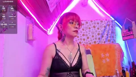 Snapshot of staacy37 chatting on 01-19-25, 03:18 staacy online show from 01-19-25, 03:18