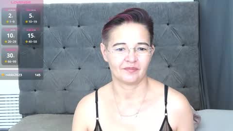 staceydarling online show from 11-22-25, 01:15