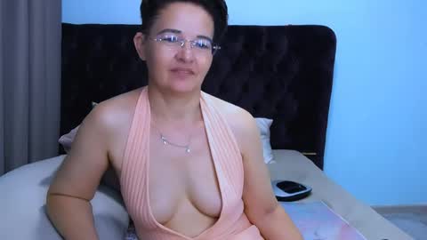 Snapshot of staceydarling chatting on 06-02-26, 07:49 staceydarling online show from 06-02-26, 07:49