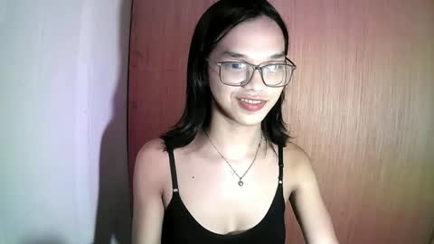 Snapshot of stacy21277373 chatting on 05-25-26, 10:54 STACY online show from 05-25-26, 10:54