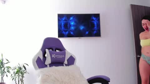 Snapshot of stacy_malibu1 chatting on 06-11-26, 03:21 TWstacymalibu110 online show from 06-11-26, 03:21