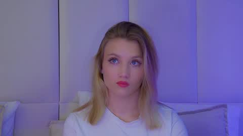 Snapshot of stacyevancesss chatting on 05-18-26, 12:40 StacyEvances online show from 05-18-26, 12:40