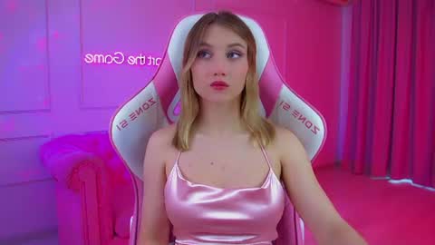 Snapshot of stacyevancesss chatting on 06-19-26, 07:01 StacyEvances online show from 06-19-26, 07:01