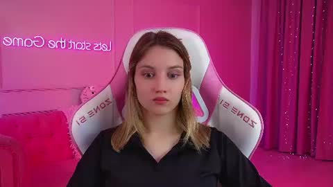 Snapshot of stacyevancesss chatting on 06-23-26, 08:29 StacyEvances online show from 06-23-26, 08:29