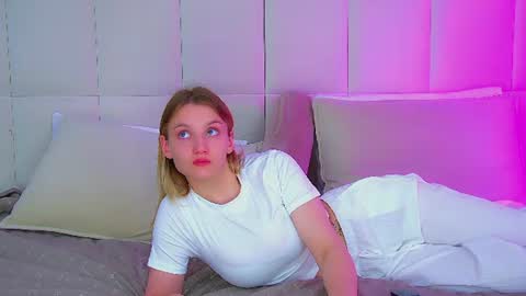 Snapshot of stacyevancesss chatting on 07-03-26, 06:42 StacyEvances online show from 07-03-26, 06:42