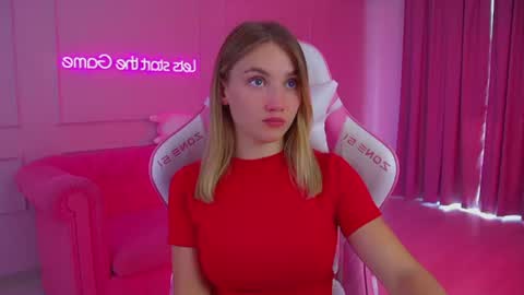Snapshot of stacyevancesss chatting on 07-19-26, 12:53 StacyEvances online show from 07-19-26, 12:53