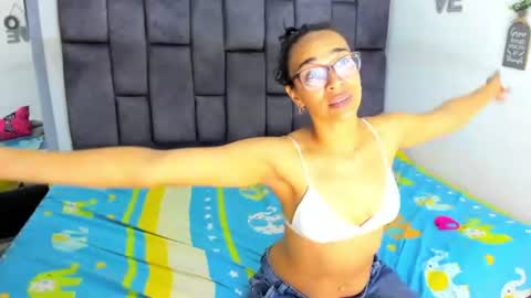 Snapshot of stacyfoxx_ chatting on 06-27-26, 06:24 stacy fox online show from 06-27-26, 06:24